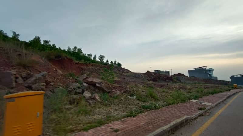 Breathtaking Margalla Hills Views 10 Marla Fully Heighted Plot for Sale 4