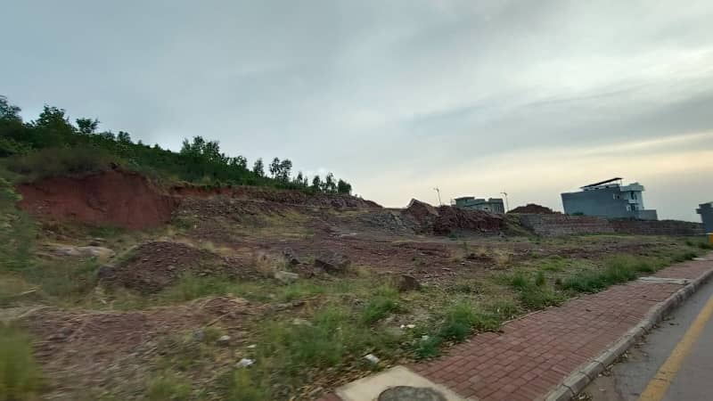 Breathtaking Margalla Hills Views 10 Marla Fully Heighted Plot for Sale 5