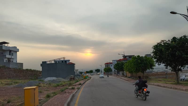 Breathtaking Margalla Hills Views 10 Marla Fully Heighted Plot for Sale 10