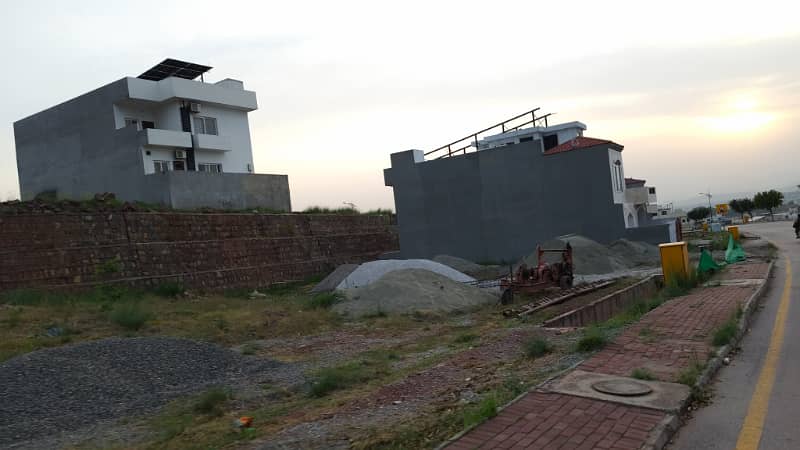 Breathtaking Margalla Hills Views 10 Marla Fully Heighted Plot for Sale 14