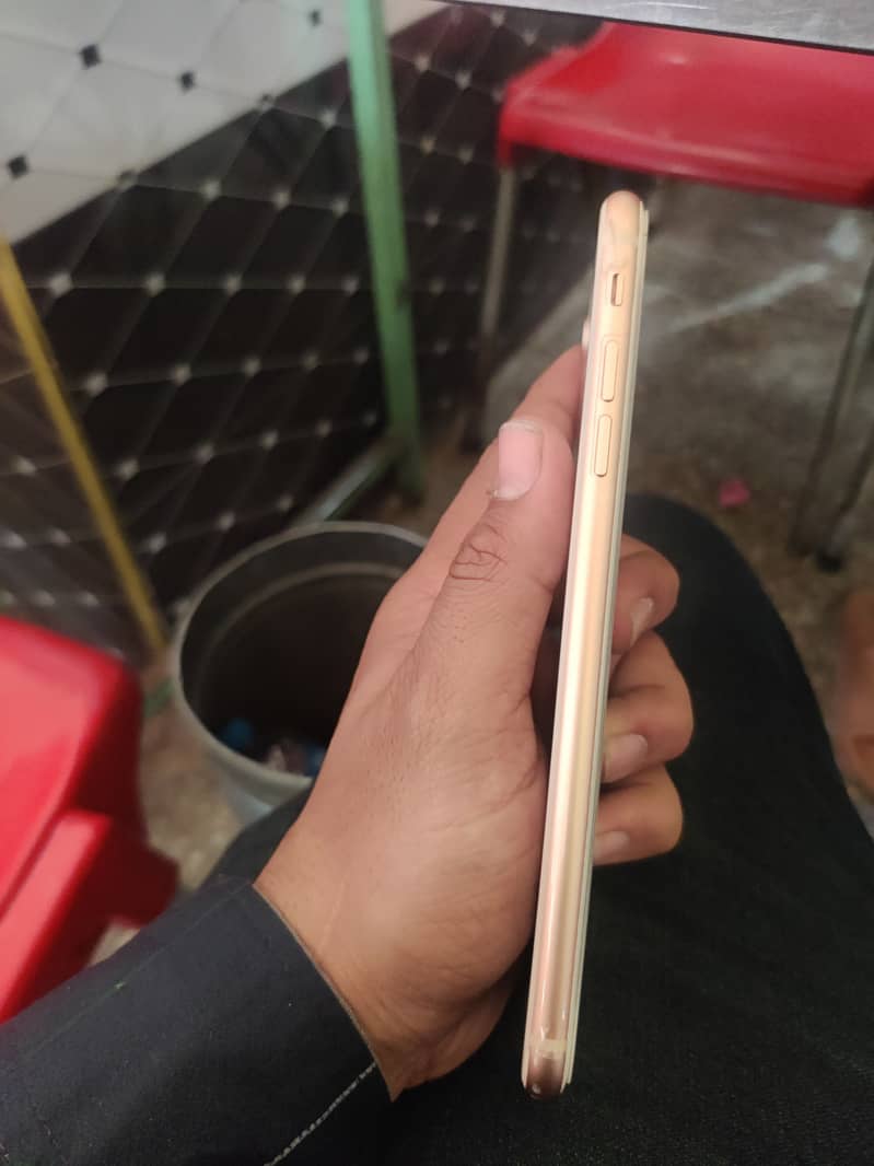 Iphone 8plus 64gb Pta approved no open no repair gold colour bh 73% 5