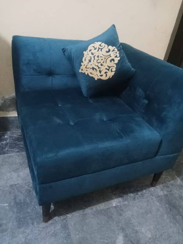 new set 2 double and 1 single set with cushions 1