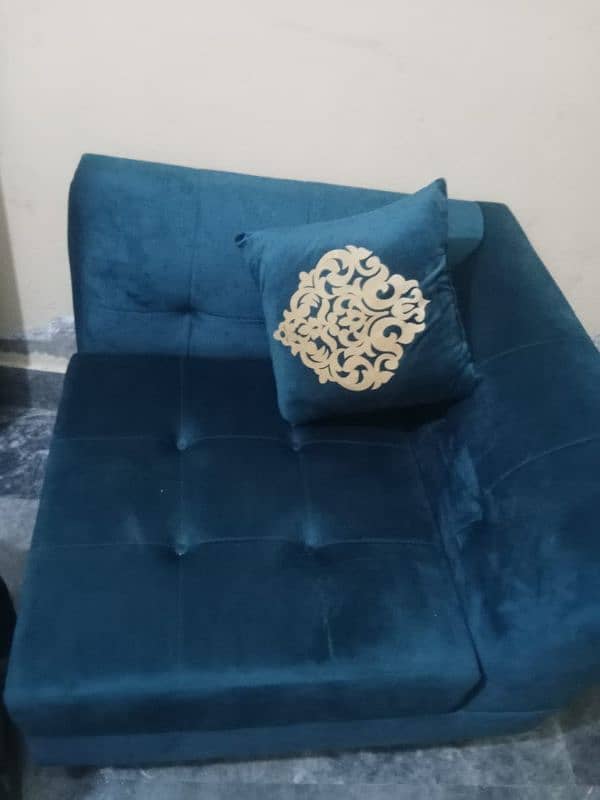 new set 2 double and 1 single set with cushions 3