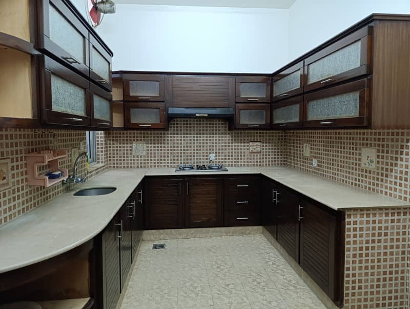Ground Portion Is Available For Rent In I-8 ISLAMABAD 3