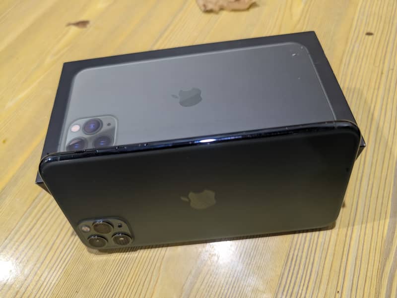 Apple iPhone 11 Pro 64gb  Max with box 0