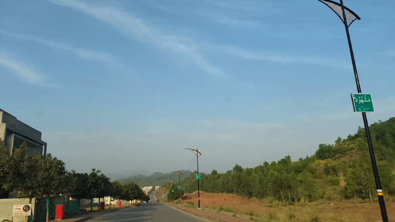Rare Opportunity! 10 Marla Category Plot On Boulevard Solid &Amp; Ready 6