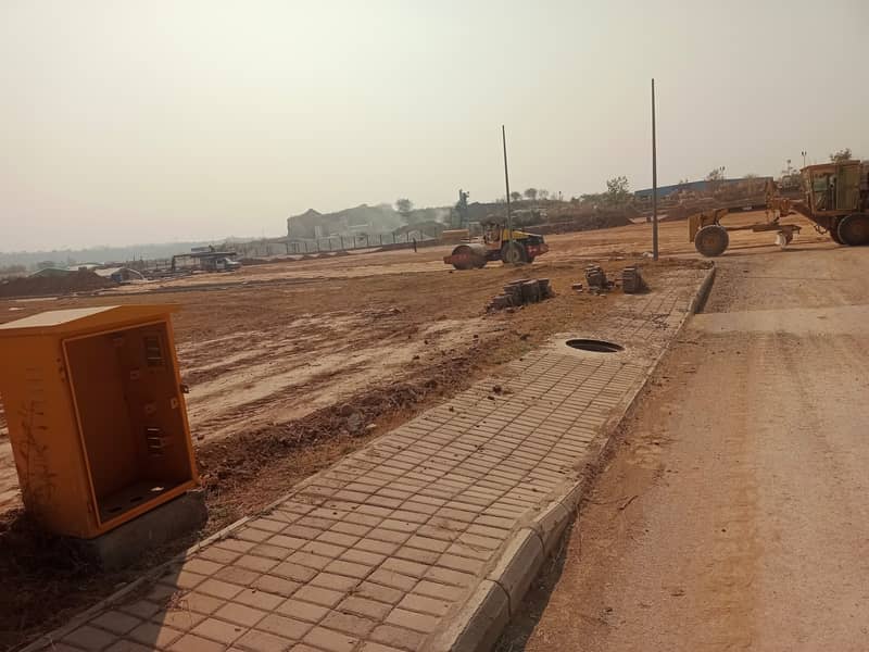 Lowest Price 10 MARLA DEVELOP PLOT FOR SALE IN BLOCK-K BAHRIA TOWN PHASE 8 5