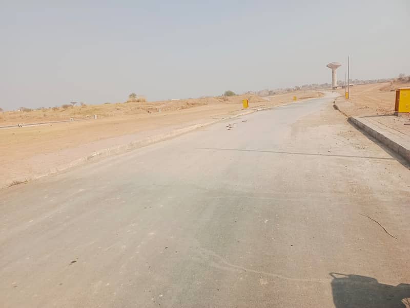 Lowest Price 10 MARLA DEVELOP PLOT FOR SALE IN BLOCK-K BAHRIA TOWN PHASE 8 6