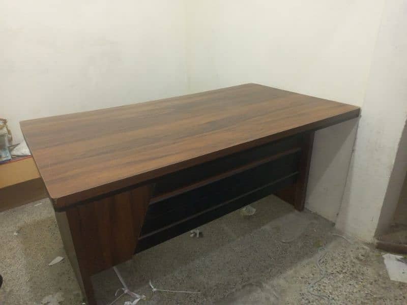 office boss table 0