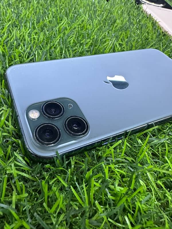 iphone 11 pro 2