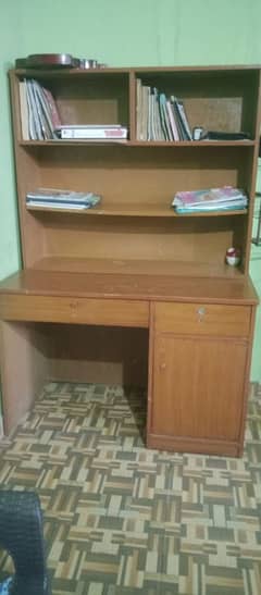 study table full wood good condition