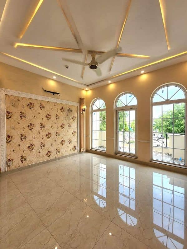 Aluminium window/Upvc door/Glass work/Glass Partition/Upvc window 14