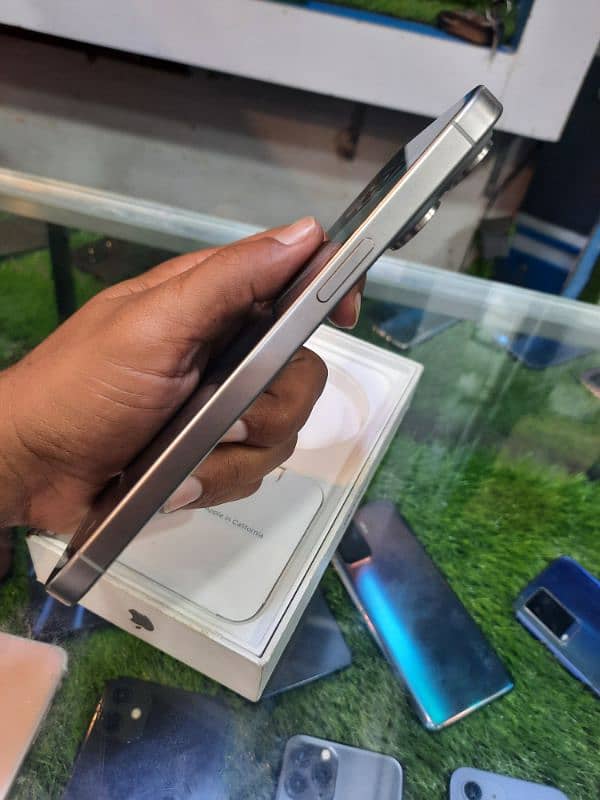 iphone 15 pro max 256gb non active 4