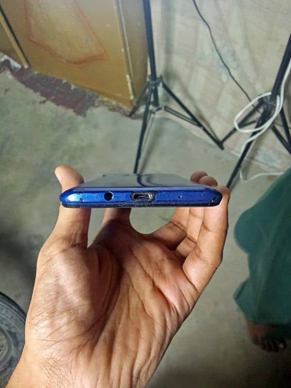 Infinix hot 10 play 3/32 Pta approved with box 3
