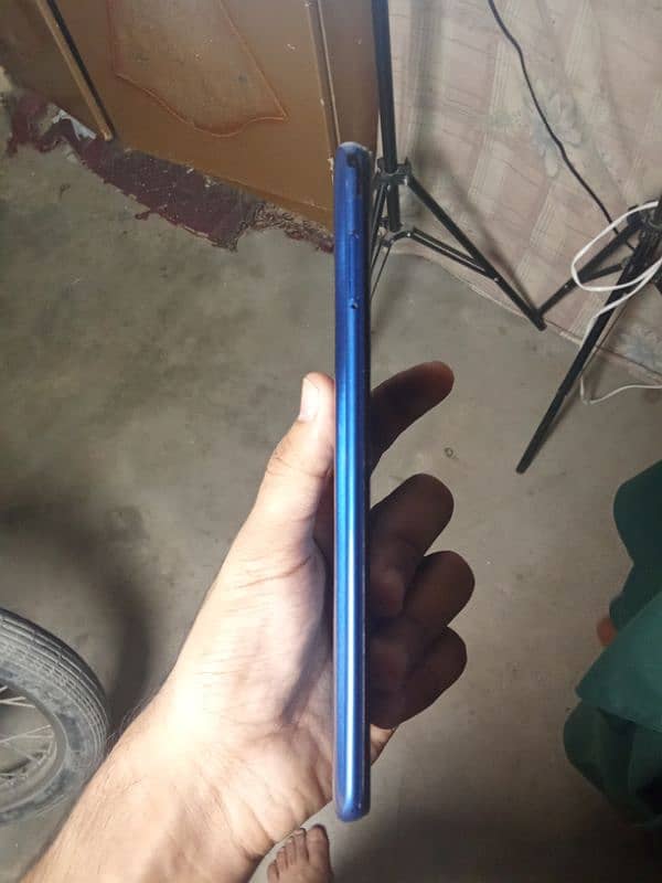 Infinix hot 10 play 3/32 Pta approved with box 5