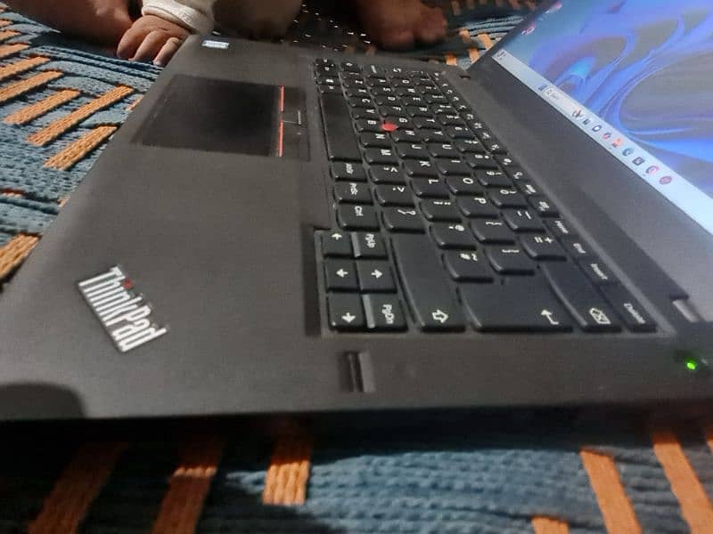 Lenovo ThinkPad t460 Ddr4gb Ram, SSD256 with new condition 2