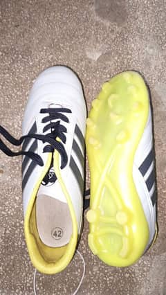 Football Shoes grippers 9 number