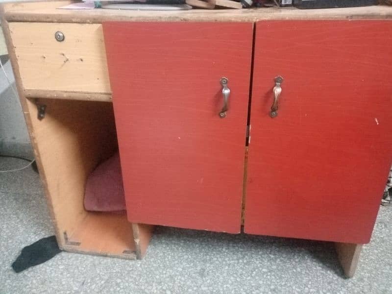 good condition table 0