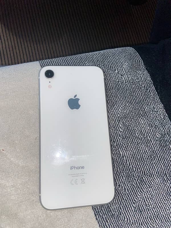 iPhone xr (64)gb fu 5