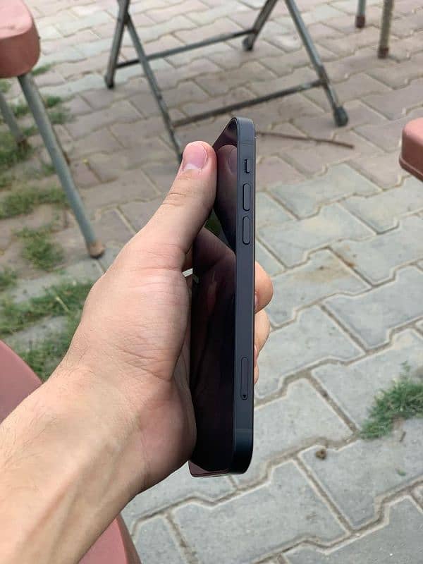 I phone 12 4