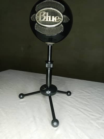 Blue Snowball Classic Studio-Quality USB Microphone - Black