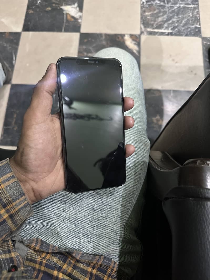 iPhone 11 Pro Max 256. PTA 0