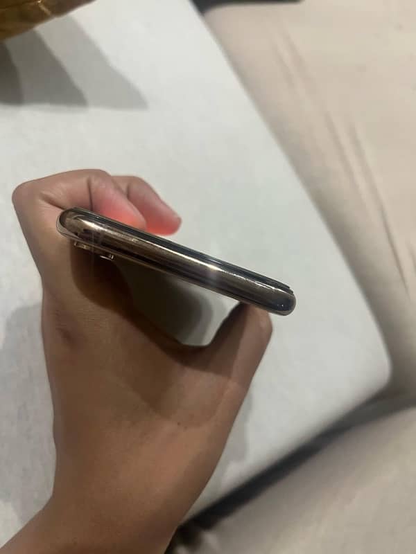 iphone xs pta approved used very good condition 256gb storage 4