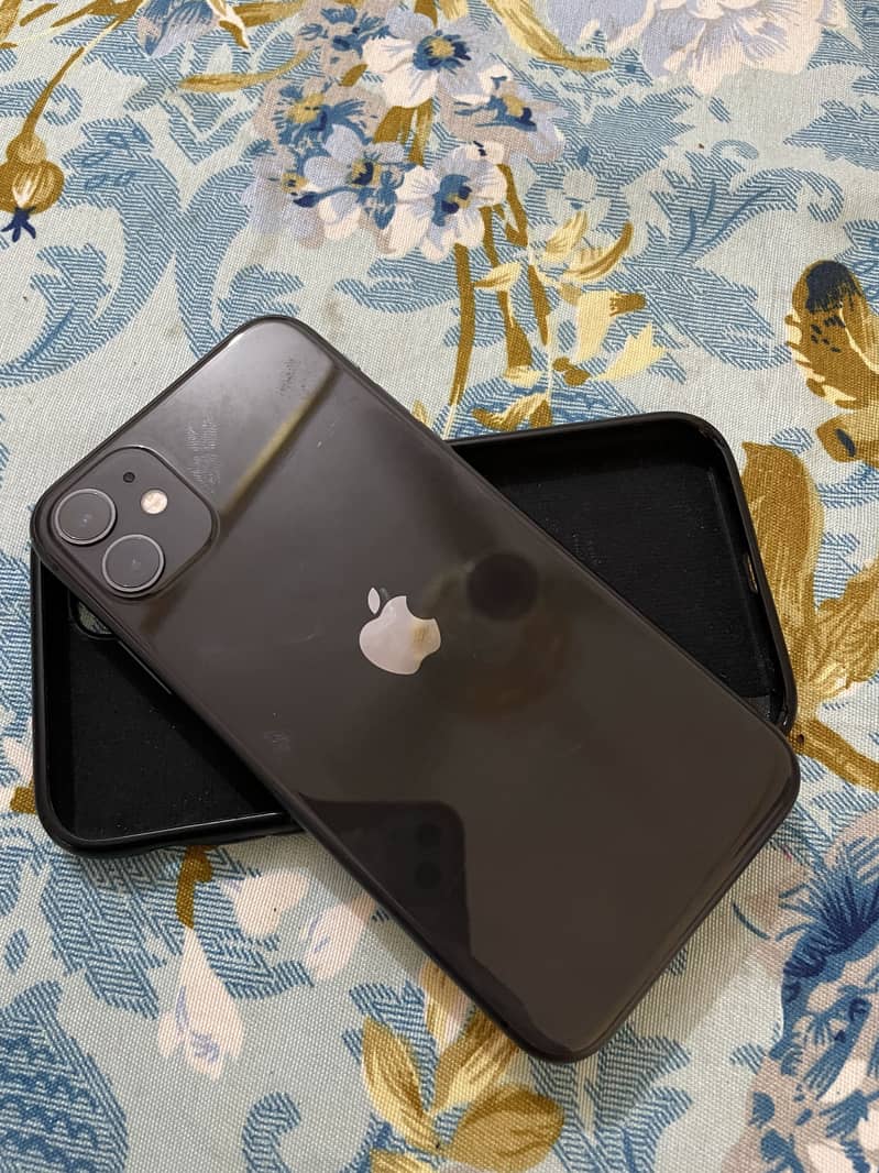 Iphone 11 PTA Approved Dual physical & E-Sim 128 GB 2