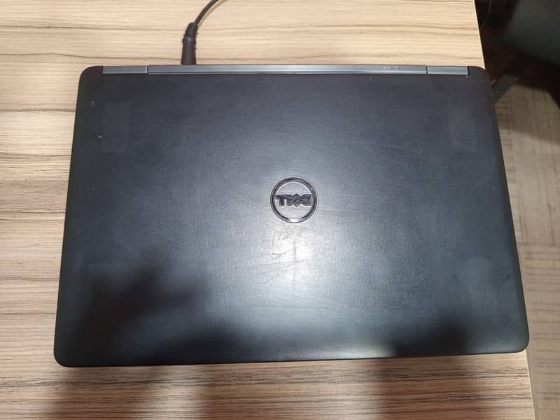 Dell Latitude E7250 with charger 1