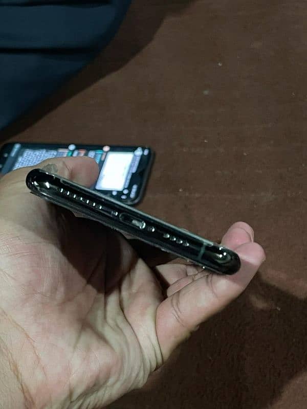 iPhone 11pro max 512 gb non pta fu 5