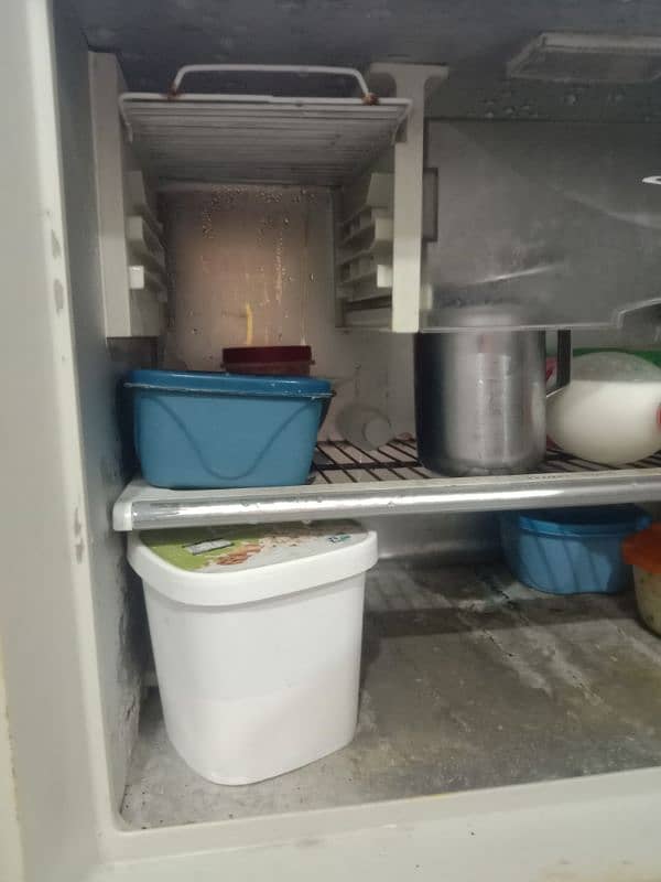 dawlance large size refrigerator 11