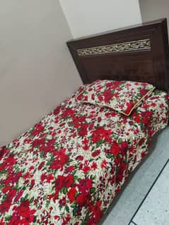 single bed with metress