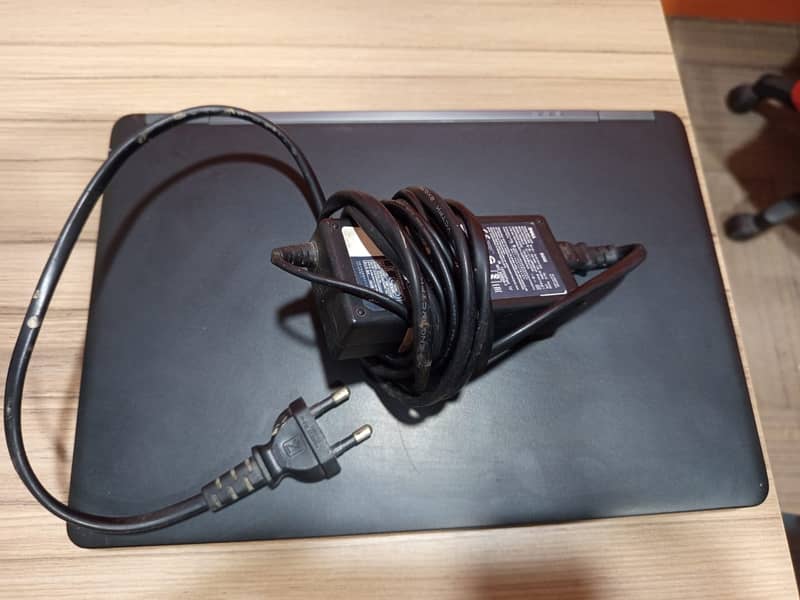 Dell Latitude E7250 4
