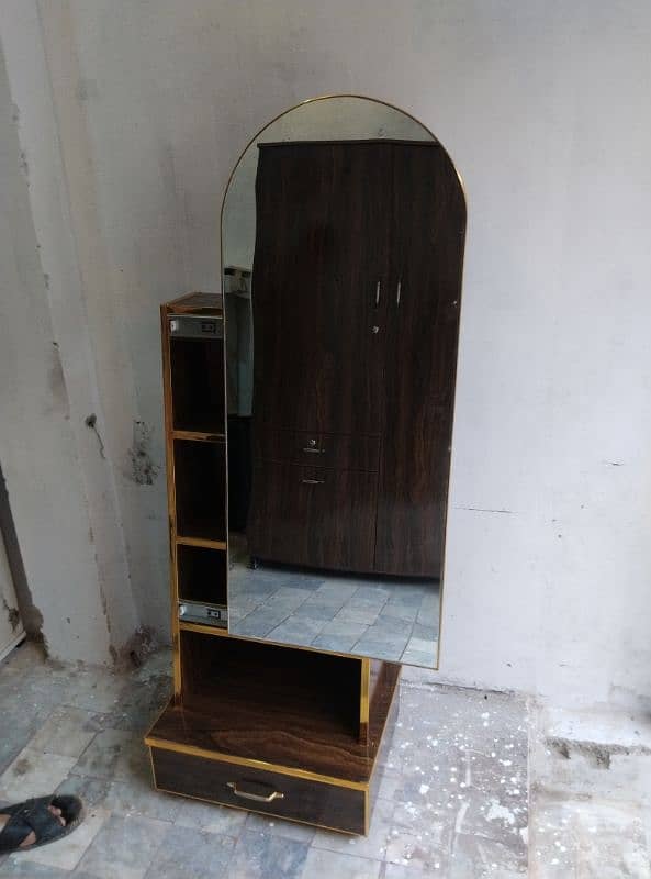 new dressing with drawer and sliding mirror 1