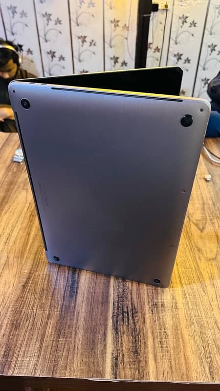 Mac book Pro 2017 model with touch bar, intel i7, 512GB storage 6