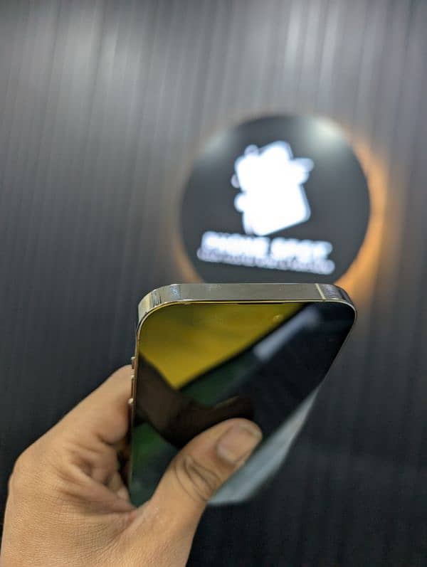 iphone 14 pro 256 gb dual sim PTA Approved.             11 12 13 15 16 5