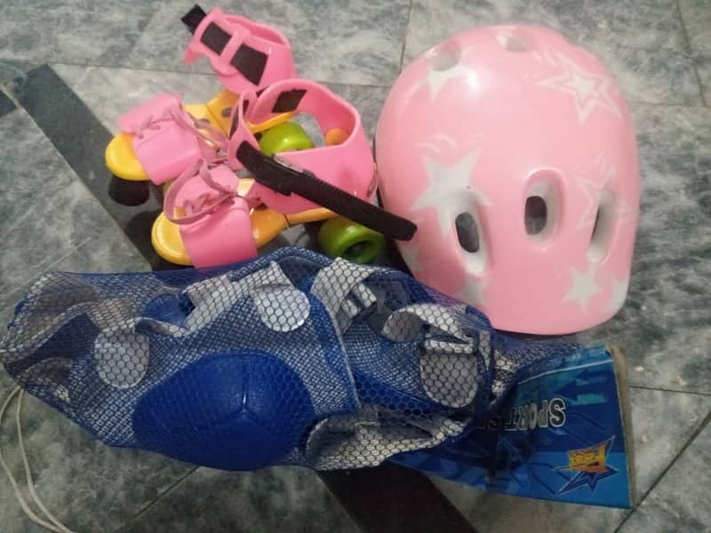 Kids Skates with all safety assoccories for sell 1