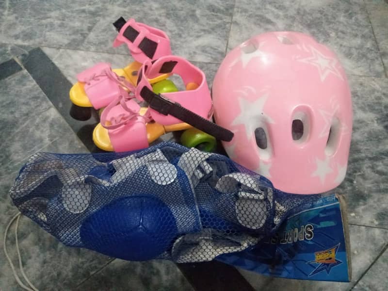 Kids Skates with all safety assoccories for sell 2