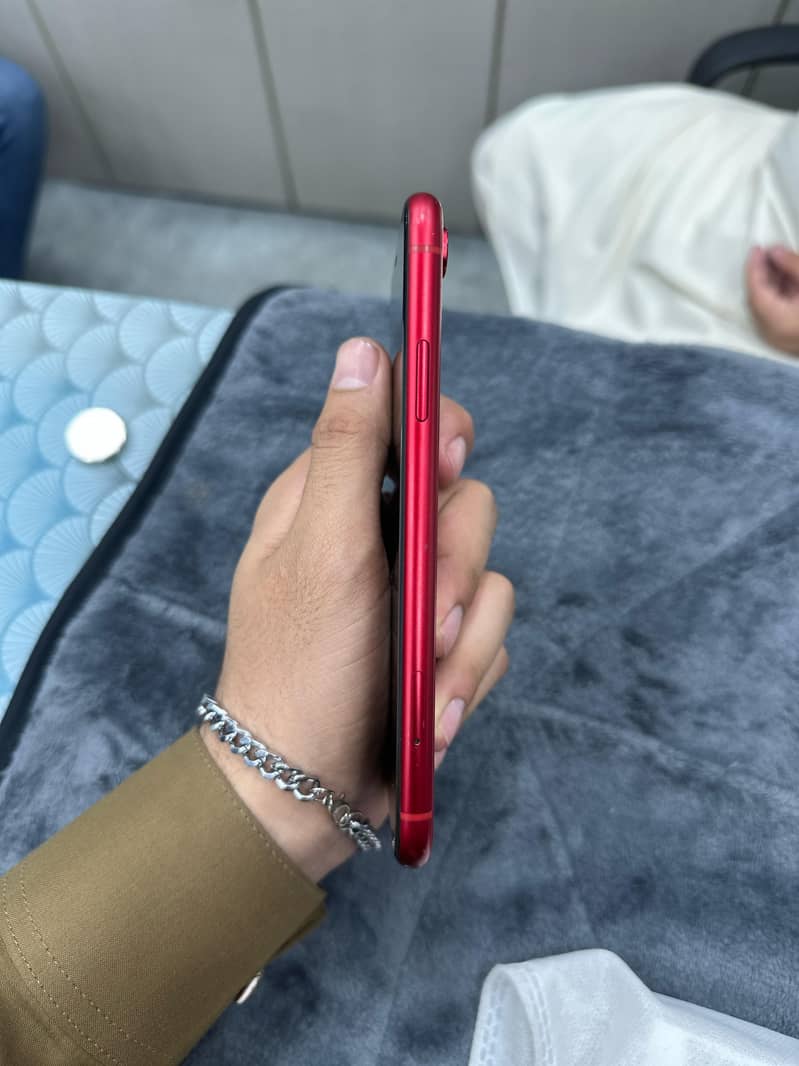 I phone xr pta approved 128gb only phone ha 8