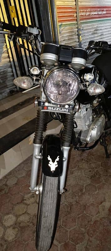 I give you good price bohat ala bike hai koi km nahi hai 2