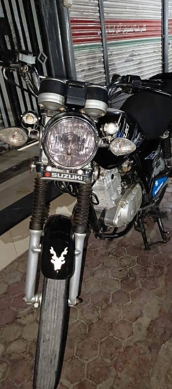 I give you good price bohat ala bike hai koi km nahi hai 3