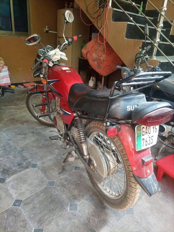 Suzuki GS 150 in Lush Condition 2