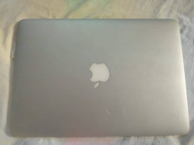 MacBook pro 2015 16 GB Ram and wireless Keyboard 2