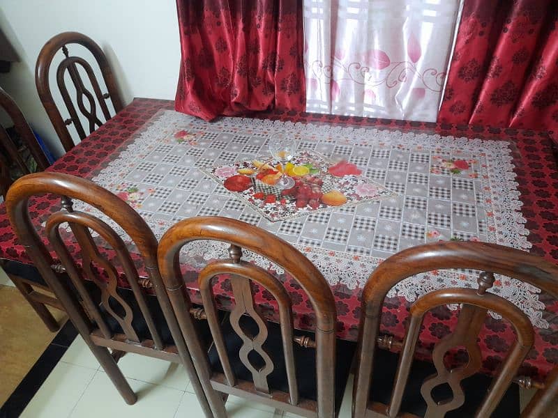 i want to sally Dining tables 0