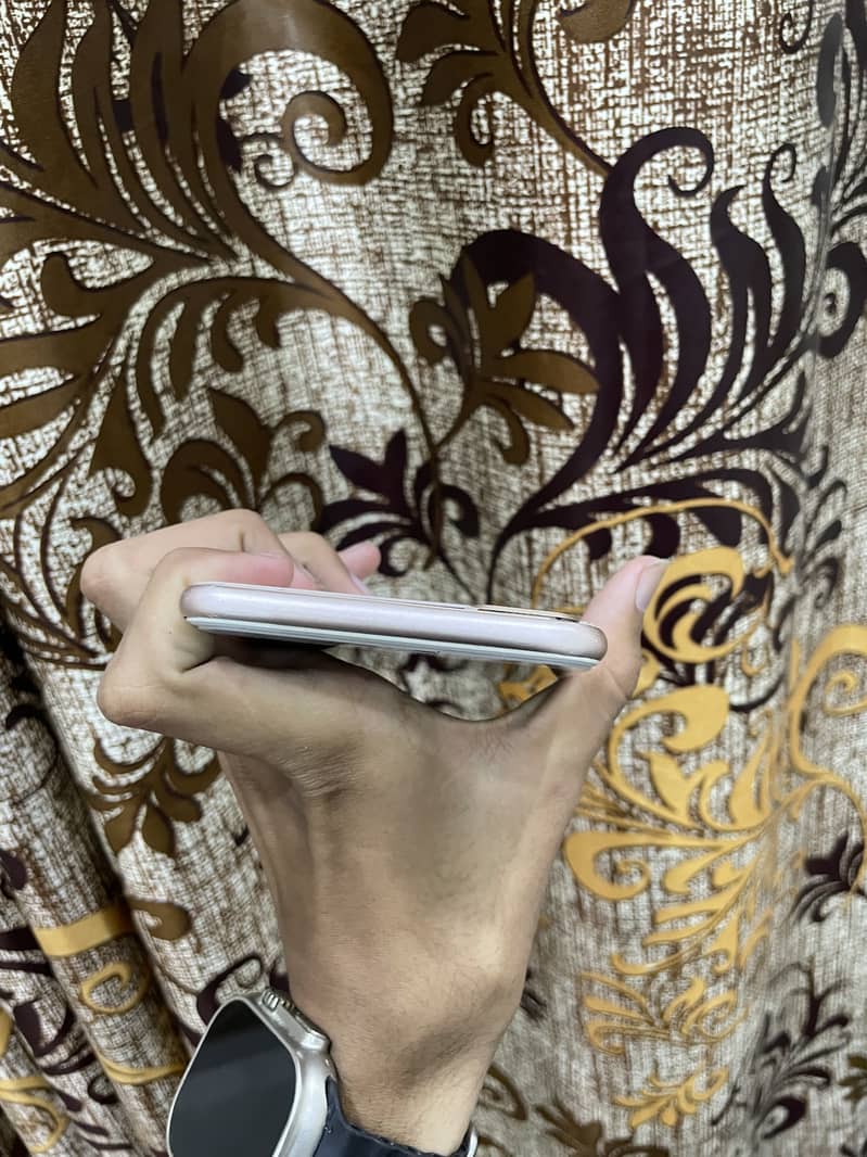 Apple iPhone 8 Plus 1