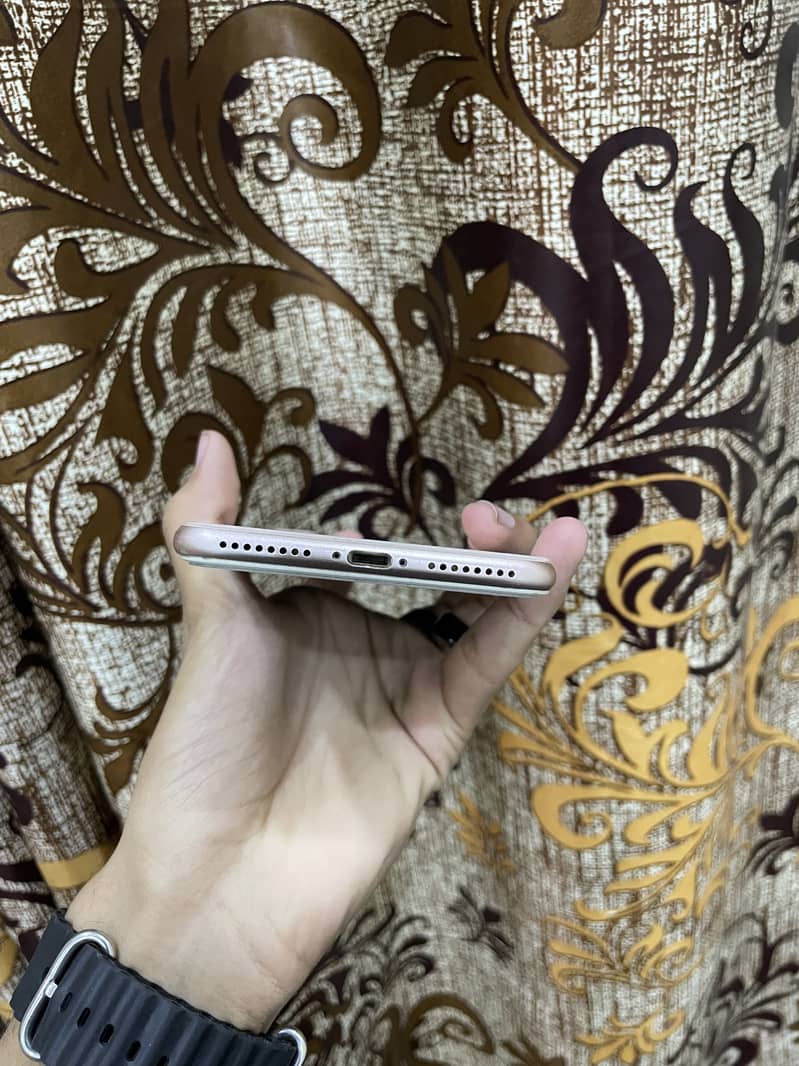 Apple iPhone 8 Plus 2