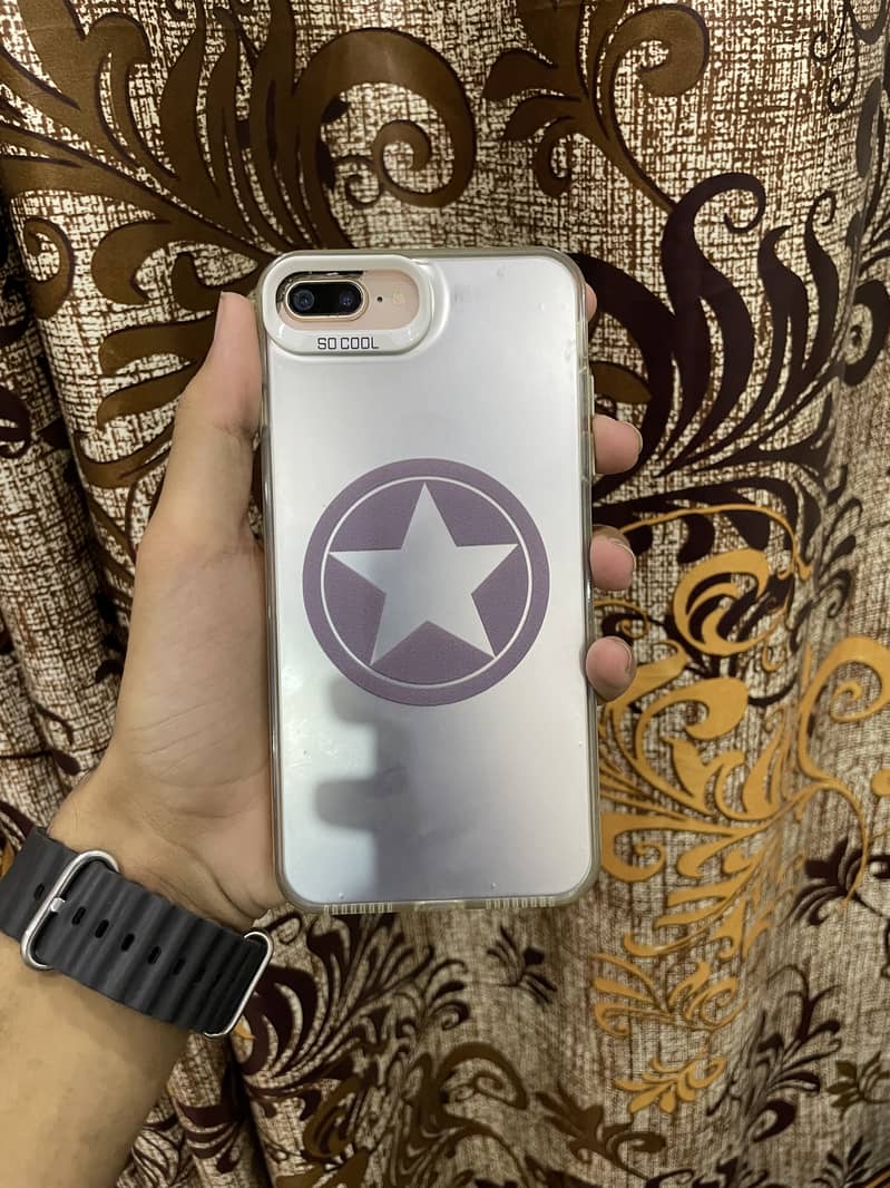 Apple iPhone 8 Plus 3
