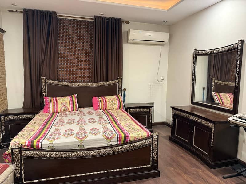 King Bed Set Dressing and Side Tables 0