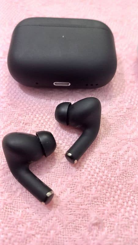 Black Addition 2 Earpods 0