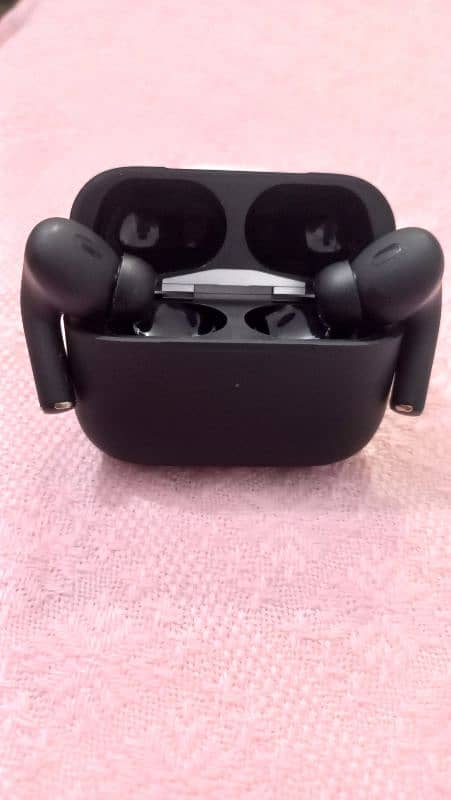 Black Addition 2 Earpods 2